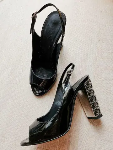 DIANA 다이애나 에나멜 오픈토 샌들 sizeS 블랙