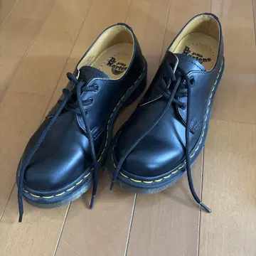 Dr. Martens 블랙 3홀 신발 UK3