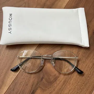 MOUSSY 안경 케이스 포함