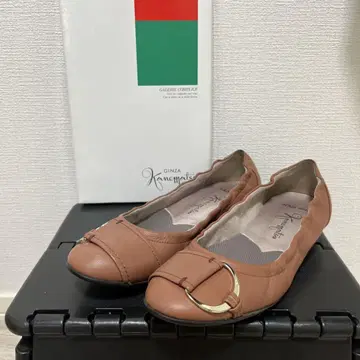 긴자 카네마츠 플랫 펌프스 브라운