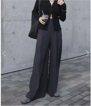 다크 그레이 와이드 팬츠
