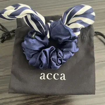 acca 네이비 스트라이프 스크런치