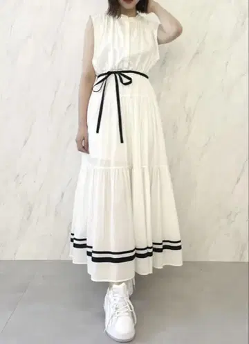dazzlin 티어드 슬리브리스 모듬 원피스