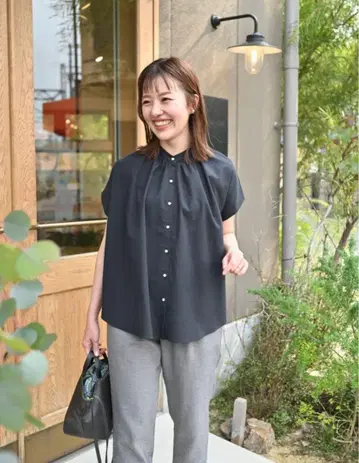 OURHOME 산뜻하고 시원한 팔뚝이 깔끔한 블라우스 (블랙)