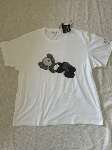 [남성용] 유니클로 Kaws 티셔츠 화이트