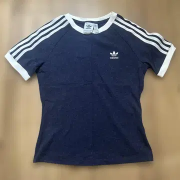 아디다스 티셔츠 네이비 M 사이즈