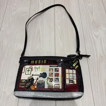 Vendula London 벤두라 런던 뮤직 박스