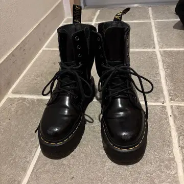 Dr.Martens 부츠