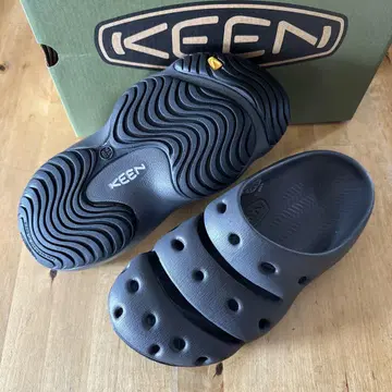 새상품 KEEN YOGUI 킨 요기 26cm 샌들