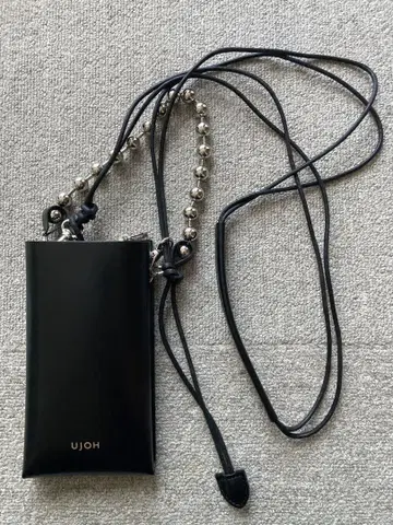 ujoh 우조 Ball Chain Smartphone Pouch