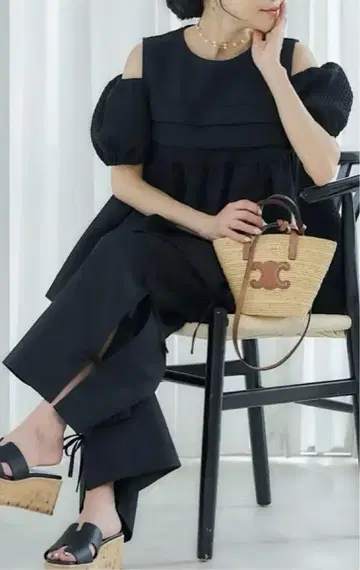 미사용 새상품 말론 에논피 오픈 숄더 자카드 탑
