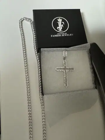FAMESS JEWELRY 크로스 목걸이 다이아