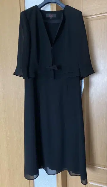 도쿄 소와르 여름용 상복 예복