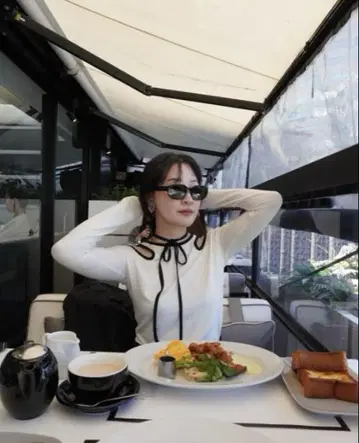 택 포함 미사용 새상품 UbySPICK&SPAN 바이컬러 커팅 풀오버