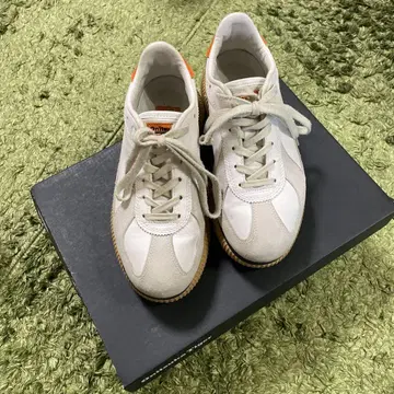 오니츠카타이거 데레시티 오렌지