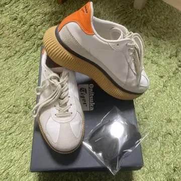 오니츠카타이거 데레시티 오렌지