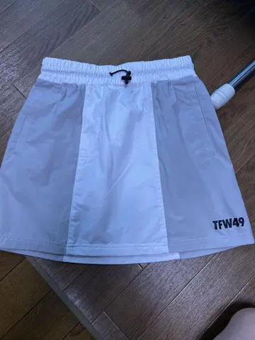 TFW49 화이트 골프 스커트 사이즈 M