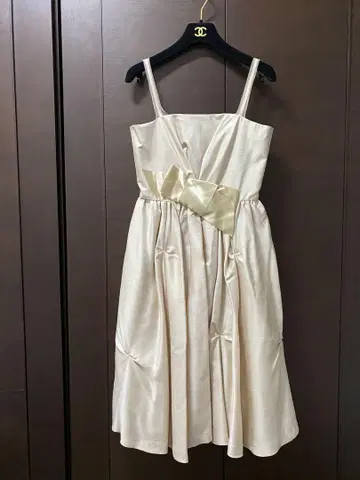 정가 약 7만 엔 Callas 고급스러운 슬리브리스 원피스 드레스