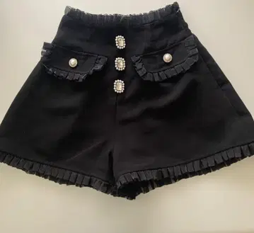 로지타 플랩 포켓 시어 프릴 숏 팬츠
