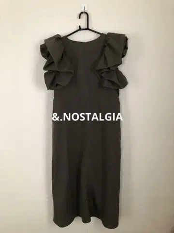 &.NOSTALGIA 올리브 슬리브리스 롱 원피스 볼륨 소매