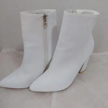 화이트 숏부츠