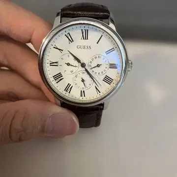 GUESS 아날로그 시계 화이트/브라운