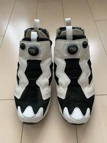 리복 Instapump Fury 화이트/블랙 27cm