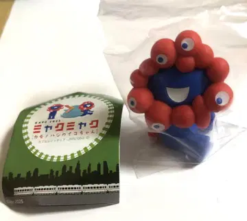 EXPO2025 미야쿠미야쿠 카모노하시의 이코짱 미야쿠미야쿠 앉은 포즈