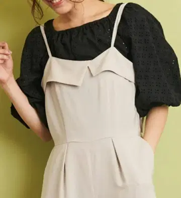 택 포함! Noela 셔링 오프 숄더 블라우스