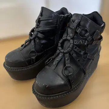 요스케 숏부츠 스니커즈