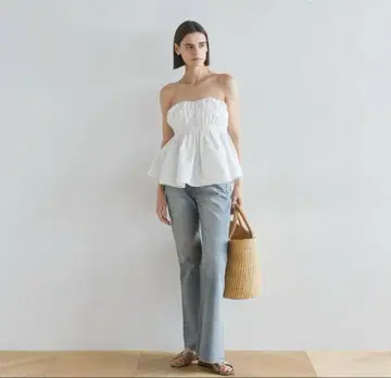 허리 Shape 패드 in 베어 탑 화이트