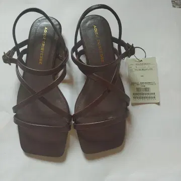 스퀘어토 섬세한 샌들