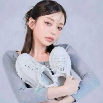 미사용 스즈키 아미 화이트 캐주얼 스니커즈 S 사이즈