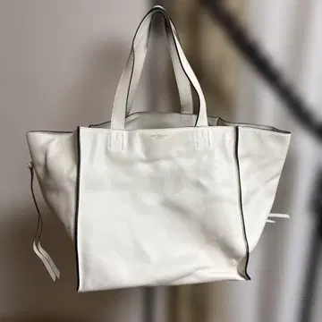 J & M DAVIDSON 화이트 토트백 새상품