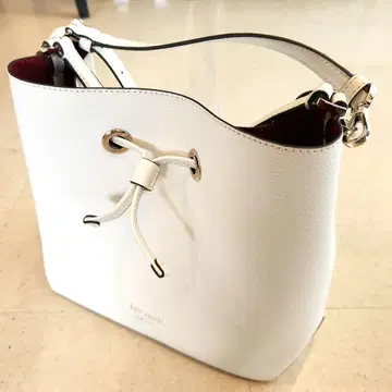 kate spade 화이트 버킷 백