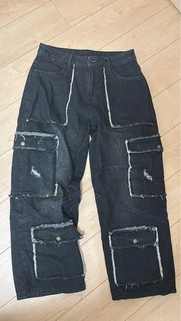 데미지 가공 다크 그레이 카고 팬츠