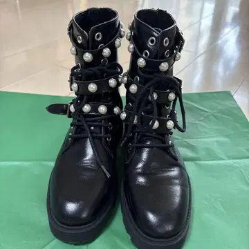 자라 천연 가죽, 펄 장식 레이스업 부츠 사이드 지퍼 블랙