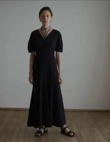 CLANE 클라네 LADY SHAPE LINE 원피스