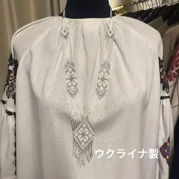 우크라이나에서 현지 장인이 제작한 전통 공예품 목걸이 젤단 유리 비즈