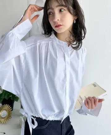 리본 밑단 크롭 개더 긴팔 셔츠