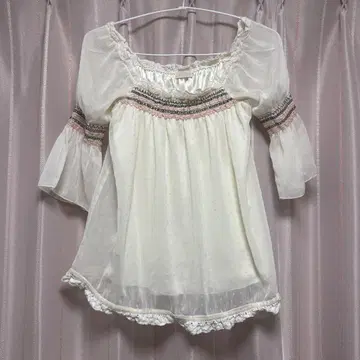 LIZLISA 프릴 첸닉