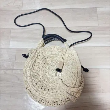 니코앤드 베이지 라운드 바스켓백 태슬
