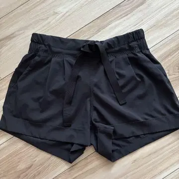 Lululemon 룰루레몬 블랙 숏 팬츠