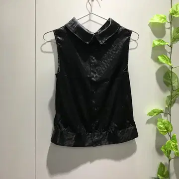 로트레아몽 탑스 무지 광택 블랙 슬리브리스 셔츠 2 M
