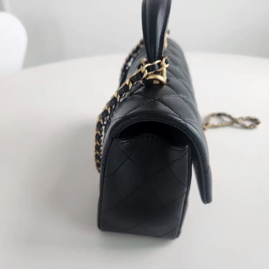 CHANEL | 샤넬 Chanel New Mini Top Handle Bag on Bunjang