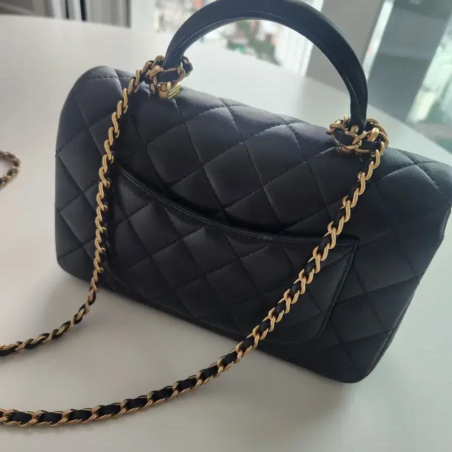 CHANEL | 샤넬 Chanel New Mini Top Handle Bag on Bunjang