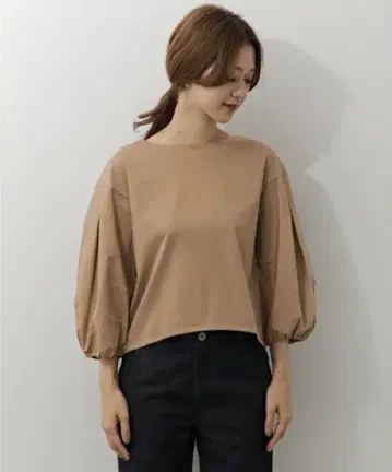 소매 볼륨 컷 티셔츠 URBAN RESEARCH DOORS 카멜