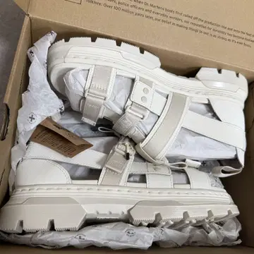 dr.martens 닥터마틴 PEARSON 페어슨 샌들 27