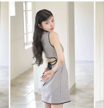 다리치 허리 오픈 체크 미니 원피스