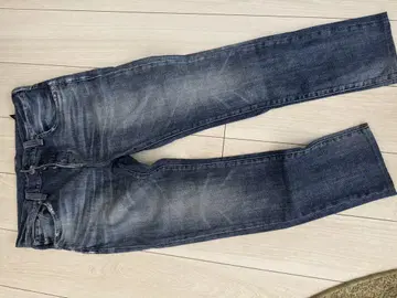 스트레이트 데님 다크 블루 페이드 가공